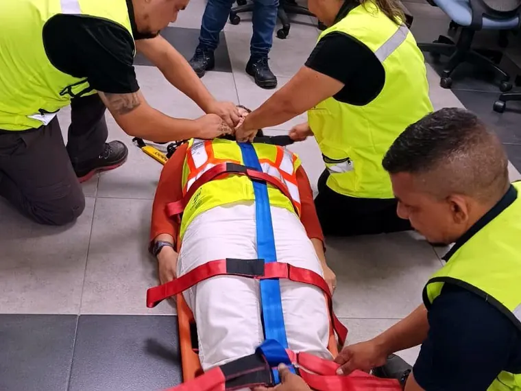 Brigada de Búsqueda y Rescate en práctica
